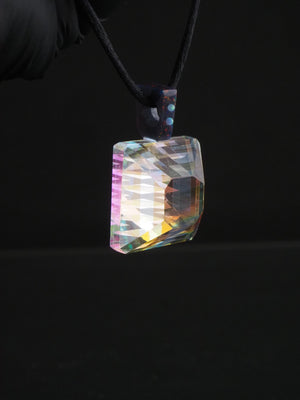 Brilliant Cuts "Prism Pendant"