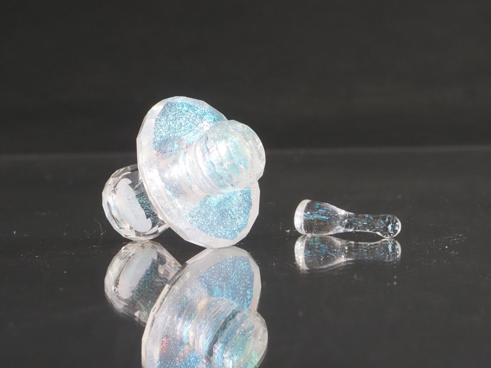 Brilliant Cuts "Dichroic Topper and Pillar Set"