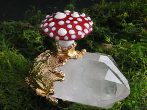 Snic Barnes "Crystal with 1 Mushroom"